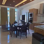 Apartment Penthouse Bbq&hot Tub 5min Walk2sea