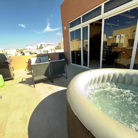 Penthouse Bbq&hot Tub 5min Walk2sea * St Paul's Bay