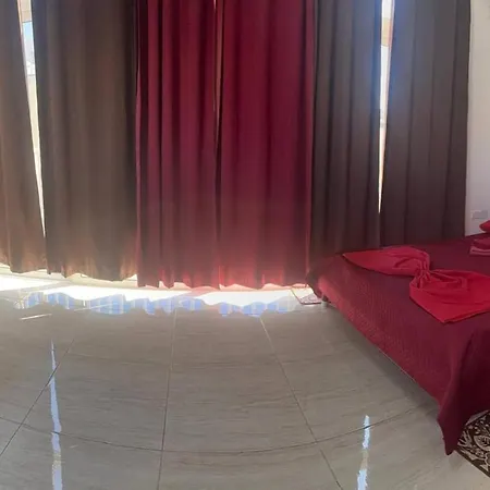Penthouse Bbq&hot Tub 5min Walk2sea St Paul's Bay