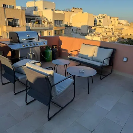 Penthouse Bbq&hot Tub 5min Walk2sea Apartament St Paul's Bay
